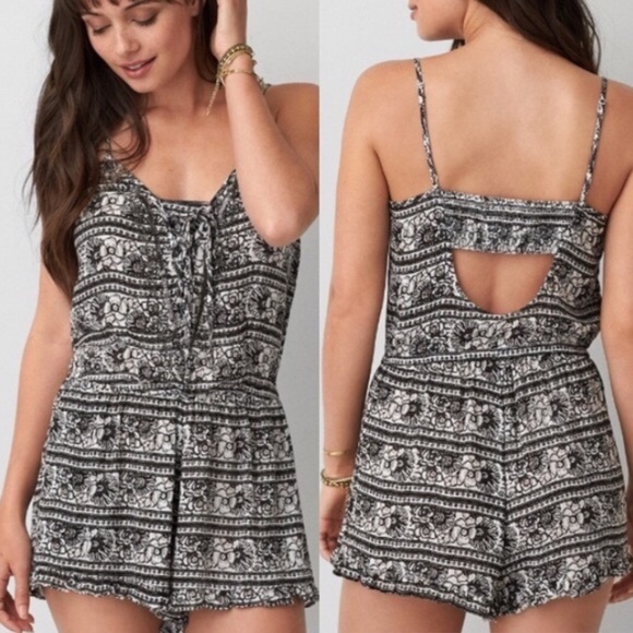 American Eagle Grey Floral Lace Up Romper - Picture 1 of 6